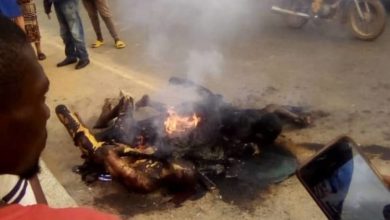 BREAKING: Two Alleged Bike Snatchers Burnt To Death In Ibadan