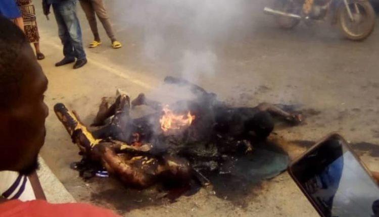 BREAKING: Two Alleged Bike Snatchers Burnt To Death In Ibadan