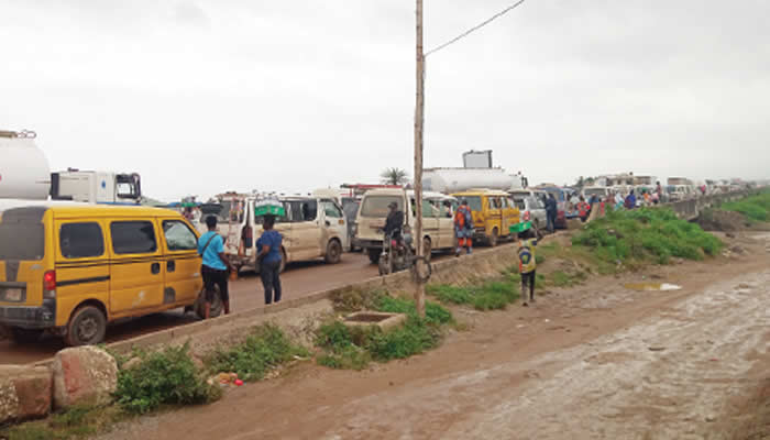 Gridlock traps Lagos-Ibadan motorists, passengers for 16 hours