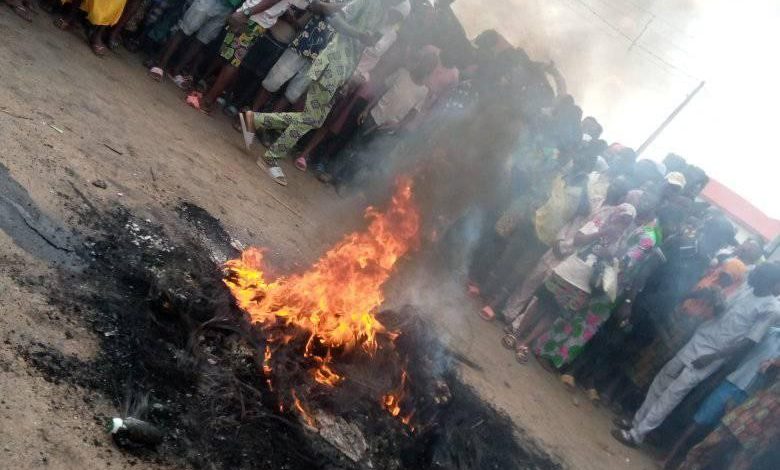 Lagos woman set ablaze for kidnapping baby dies