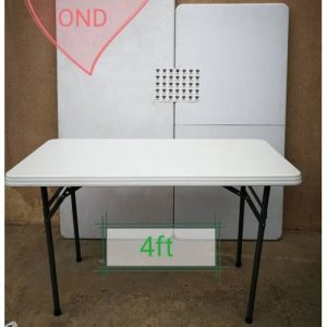 Rectangular 4 Feets Plastic Table With Foldable Metal Legs