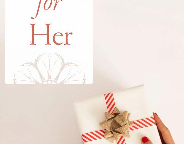 150+ Christmas gift ideas for her (girlfriend, wife, mother, sister)
