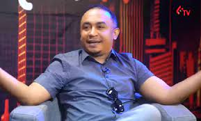 Daddy Freeze stir reactions as he advices lady to leave her boyfriend who pays her bills after she fell out of love with him