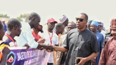 Borno Governor Visits Kala-Balge, Gives 12,000 Residents New Naira Notes 