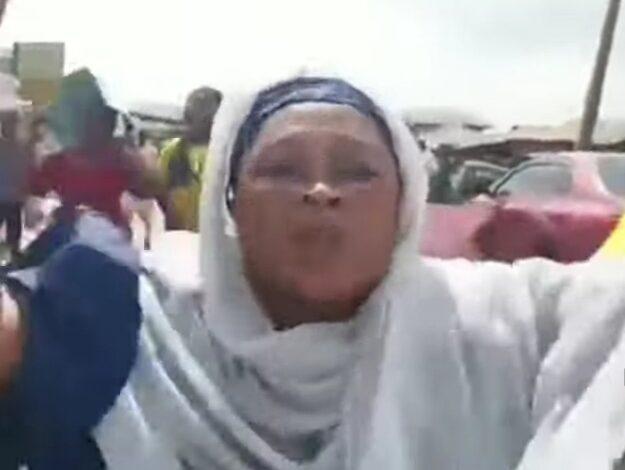 ‘Tinubu Ole’ – Osun Residents Chant As Woman Lays Curse On APC Presidential Candidate 