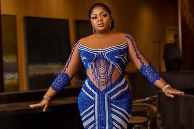 “It is so frustrating to know how fake someone his yet everyone love them” - Eniola Badmus throws shade