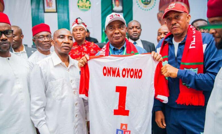 Imo Governor Fetes Heartland FC, Gifts N100m to Players, Managers
