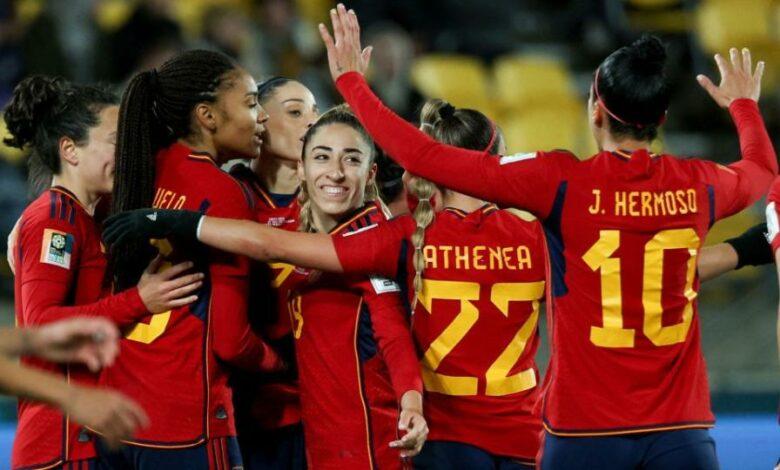 World Cup: Spain sweep aside Switzerland to reach last eight