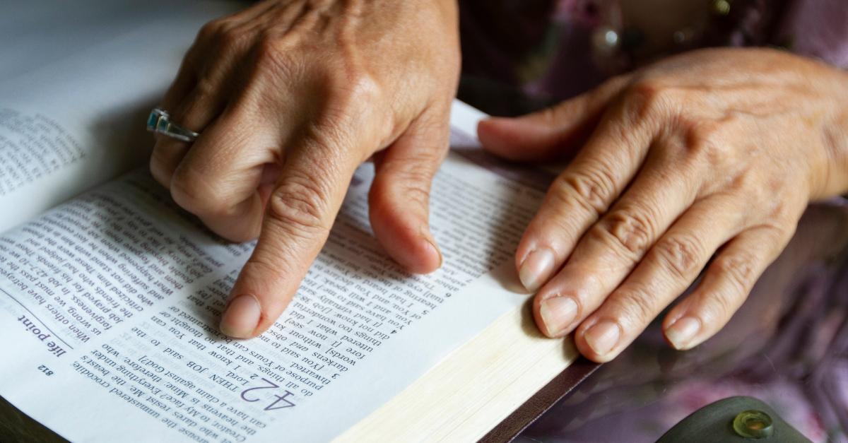 15 Best Free Theology Degrees for Seniors