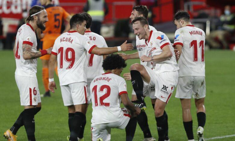 Sevilla continue return to form with emphatic victory over Almeria