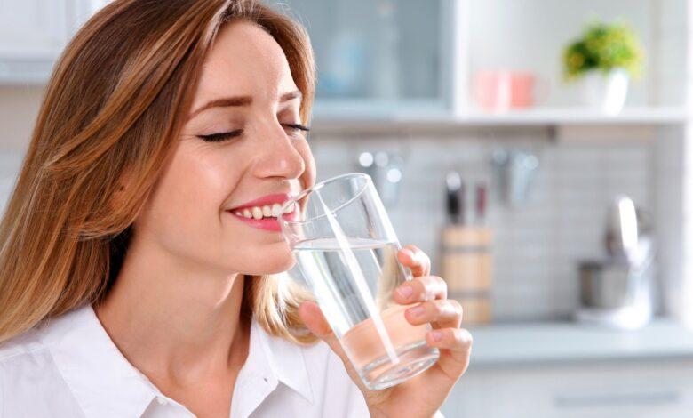 15 Science-Based Health Benefits of Drinking Enough Water