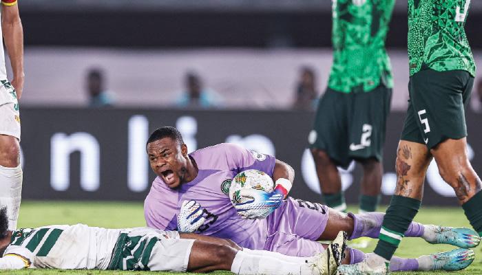 Nwabali deflects hero status onto Nigeria team-mates