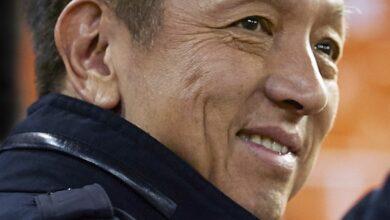 Local businessman makes €250m offer to buy Valencia from controversial owner Peter Lim