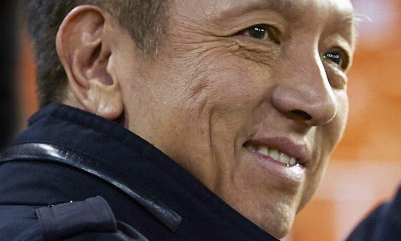 Local businessman makes €250m offer to buy Valencia from controversial owner Peter Lim